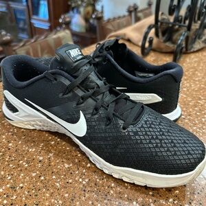 Nike Metcon 4 training shoes in black and white men Size 10